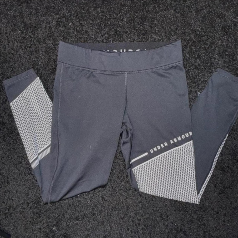 020 Under Armour Black & White Leggings- Size M